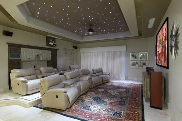 floor to ceilings windows